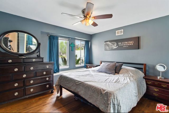 350 N Shadyglen Drive, Covina CA: https://media.crmls.org/mediaz/b0d72137-0cd1-47cc-8bef-e02134e44ea0.jpg