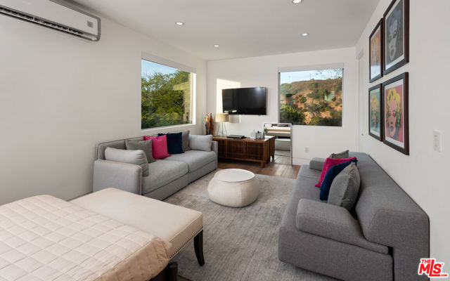 2630 EDEN Place, Beverly Hills CA: https://media.crmls.org/mediaz/b0d775a7-1420-415b-83ce-3f38e0fd982c.jpg