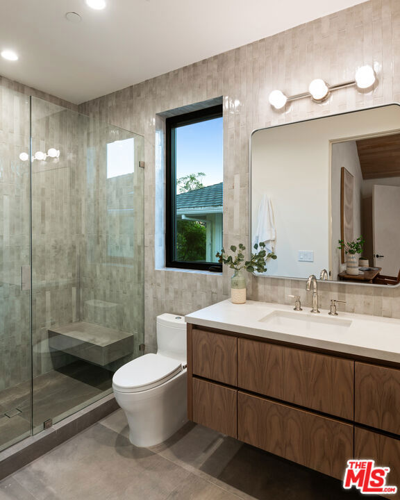 Drew Fenton | 565 Toyopa Drive Pacific Palisades CA | MLS: 7523707 Drew Fenton | 565 Toyopa Drive Pacific Palisades CA | MLS: 7523707