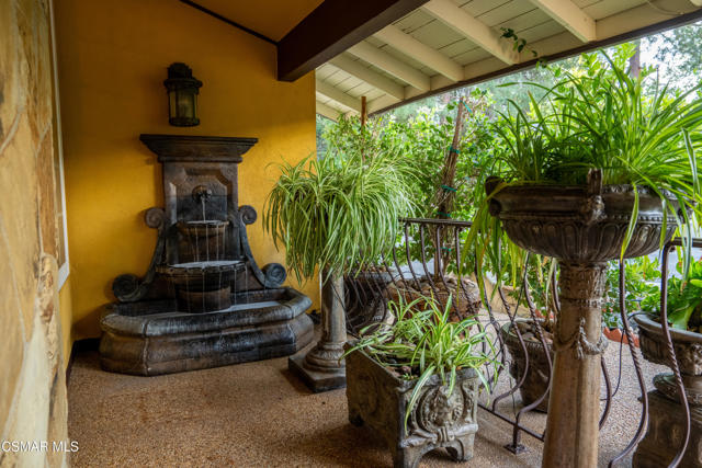 1694 Margate Place, Westlake Village CA: https://media.crmls.org/mediaz/b0d88985-f1bf-406c-8cea-e15d4ae7b3ba.jpg