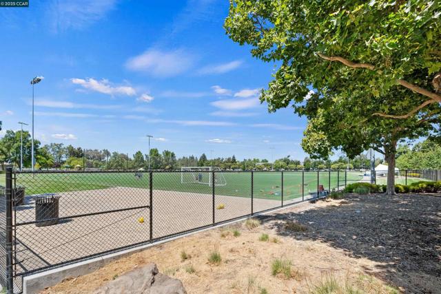 92 Zenith Cmn, Fremont CA: https://media.crmls.org/mediaz/b0d8f2ae-6f6f-45e2-a833-39d8de532c03.jpg