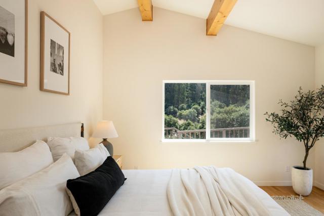 6932 Freedom Boulevard, Aptos CA: https://media.crmls.org/mediaz/b0da97d3-bd13-4724-9b99-c95c6796614c.jpg