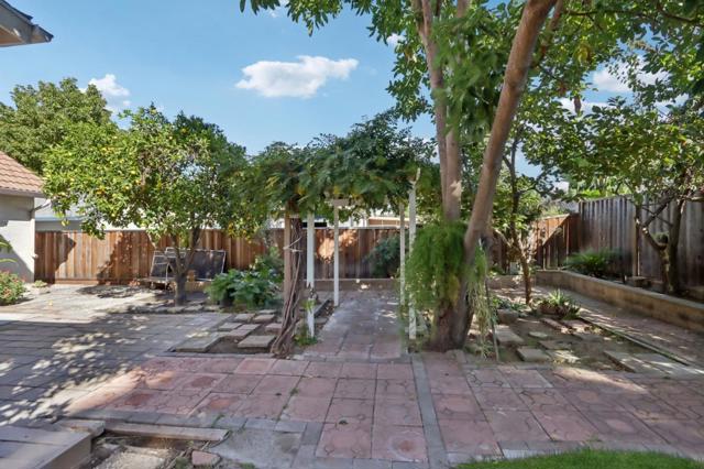 228 Martinvale Lane, San Jose CA: https://media.crmls.org/mediaz/b0dae0ae-5525-4ca7-af04-412aef540022.jpg