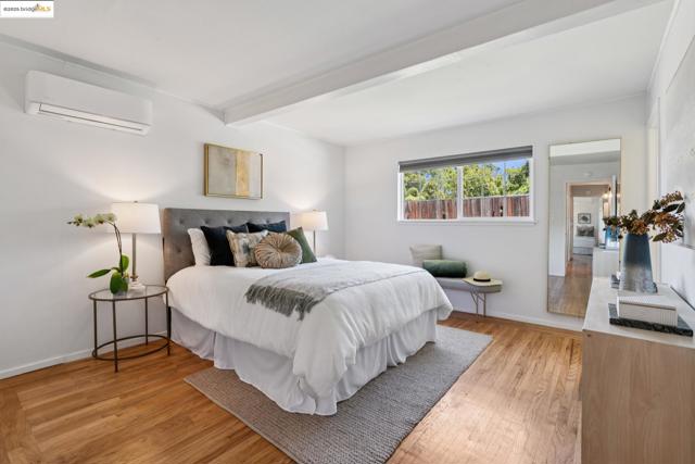 1865 Overhill Rd, Concord CA: https://media.crmls.org/mediaz/b0dbab03-780e-4c59-8737-0fdadf5d7764.jpg