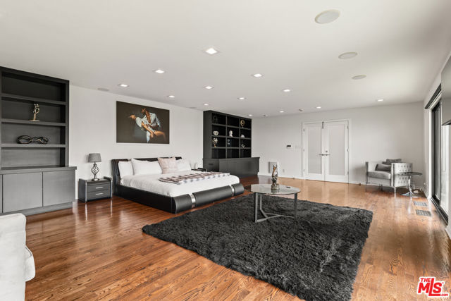 8514 Hillside Avenue, Los Angeles CA: https://media.crmls.org/mediaz/b0dc3c37-047b-4518-977b-e06cc4f2249a.jpg