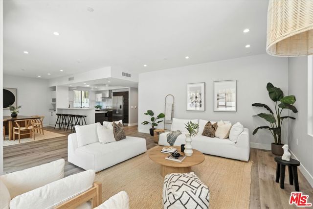 1326 S Centinela Avenue, Los Angeles CA: https://media.crmls.org/mediaz/b0dc56e3-484e-44b3-b588-7cc56c3305c3.jpg