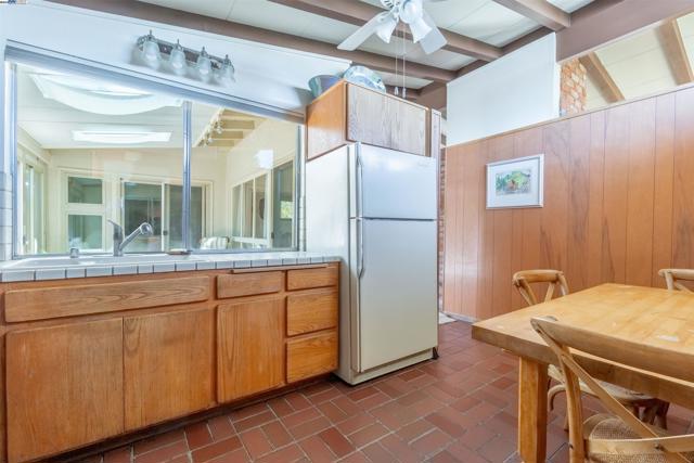 24757 Pear St, Hayward CA: https://media.crmls.org/mediaz/b0dc6353-c260-440d-94b1-66996db987f7.jpg
