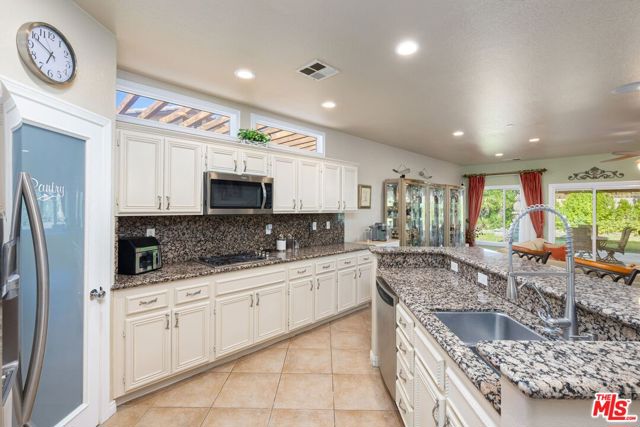 850 Ventana, Palm Springs, CA 92262