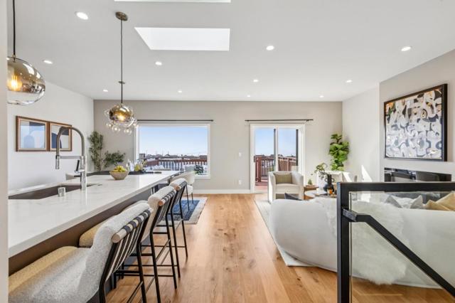 2271 40th Avenue, San Francisco CA: https://media.crmls.org/mediaz/b0dcfea1-5d72-4dd1-b900-c6fa75b61f1a.jpg