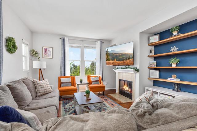 1675 Tree Song Ln, Chula Vista CA: https://media.crmls.org/mediaz/b0dd4f9f-9d24-4bbc-a2e6-ac40dd7b1578.jpg
