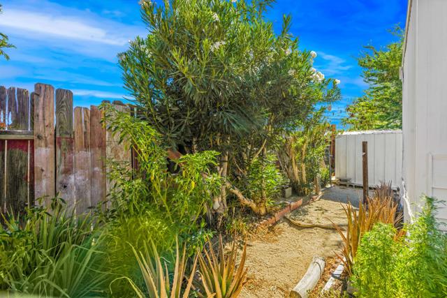 15687 Palm Drive, Desert Hot Springs CA: https://media.crmls.org/mediaz/b0dd6be6-2403-4e94-a45f-daed8e866152.jpg