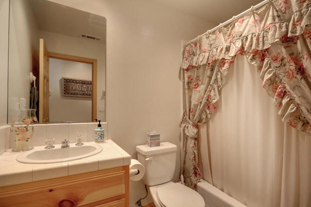 1769 Cascade Road, Big Bear CA: https://media.crmls.org/mediaz/b0dd6f00-f5ba-411f-9736-57aa256c8919.jpg