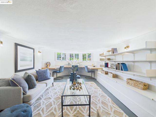 5920 Ivanhoe Rd, Oakland CA: https://media.crmls.org/mediaz/b0de2b13-358c-4102-a4f4-2b334549cc90.jpg