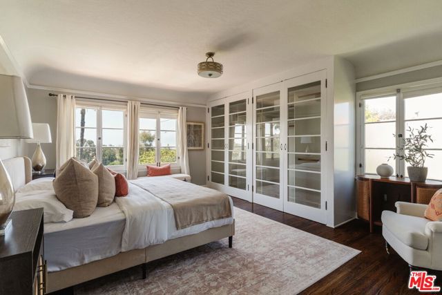 463 N Greencraig Road, Los Angeles CA: https://media.crmls.org/mediaz/b0deef90-b7fd-484d-bc14-aca2c6b907b3.jpg