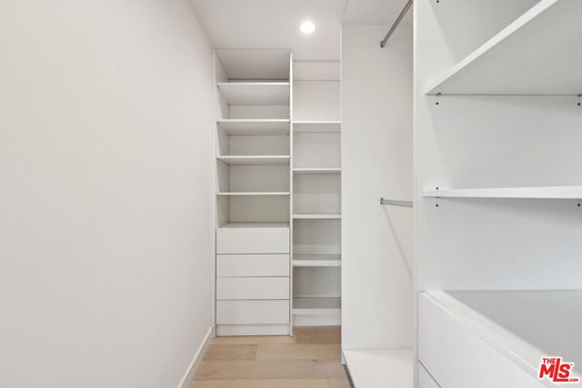 6731 Delco Avenue, Winnetka CA: https://media.crmls.org/mediaz/b0e009b5-5494-436a-9a0f-ae7b390dac33.jpg