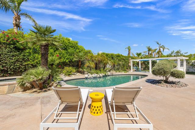 7 King Edward Court, Rancho Mirage CA: https://media.crmls.org/mediaz/b0e029f9-59de-44b3-9a99-3efe2dd3ad1e.jpg