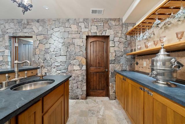 15985 Shannon Road, Los Gatos CA: https://media.crmls.org/mediaz/b0e03358-8fcb-4e8b-b860-bf2362ec435c.jpg