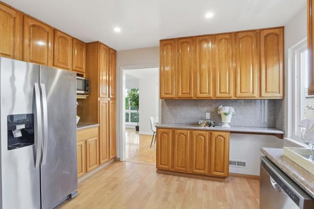 953 Higate Drive, Daly City CA: https://media.crmls.org/mediaz/b0e0535a-ba5c-41bf-8b01-31e16874a3b3.jpg