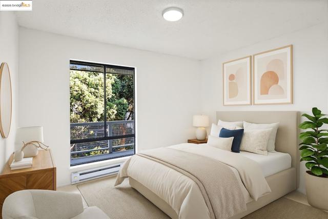 7 Commodore DR, Emeryville CA: https://media.crmls.org/mediaz/b0e0e1d6-0d5e-4bba-91fe-d3f6ed8797d2.jpg