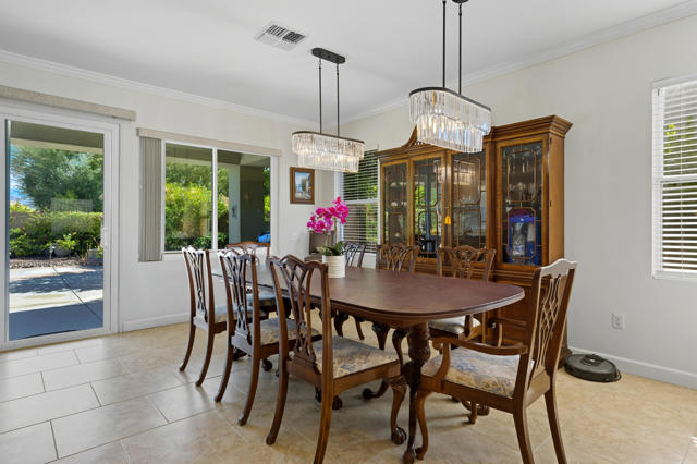 78390 Sterling Lane, Palm Desert CA: https://media.crmls.org/mediaz/b0e1f29a-186c-4d4c-b4e8-f4b1de149d3d.jpg