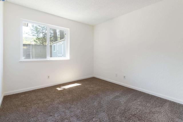 5644 ALHAMBRA HILLS CT, Martinez CA: https://media.crmls.org/mediaz/b0e22ad2-e18a-4679-bd07-7421c16e622f.jpg