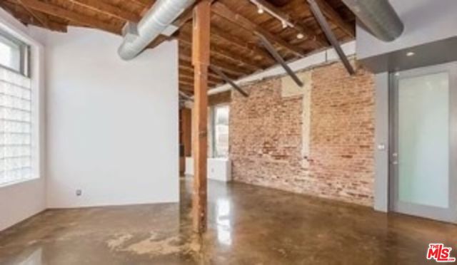 122 Mildred Avenue, Venice CA: https://media.crmls.org/mediaz/b0e28516-a67f-4fa4-a724-4081fe2e32c3.jpg