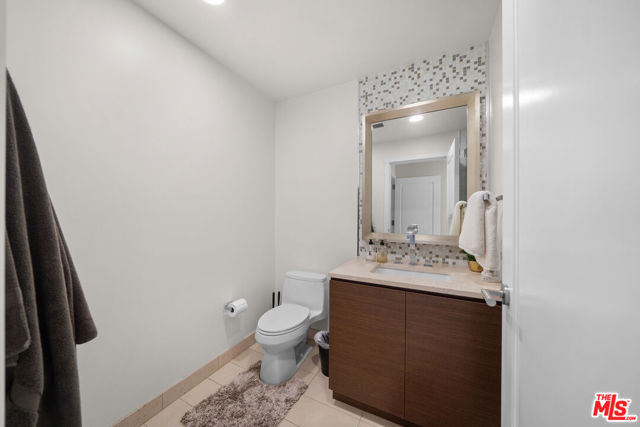 900 West Olympic Boulevard, 28E photo 18