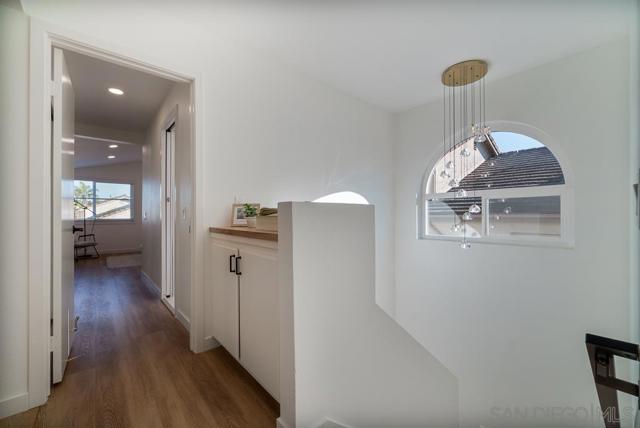 11289 Silver Buckle Way, San Diego CA: https://media.crmls.org/mediaz/b0e4b7c2-ecd4-4ca2-860f-d92c04d8cc76.jpg