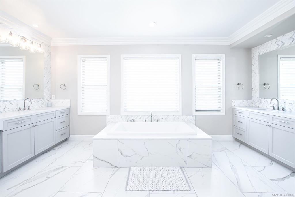 MLS #250040947SD image #15