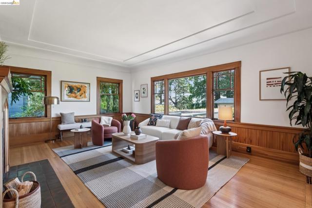 Image 6 of 60 For 938 San Benito Rd