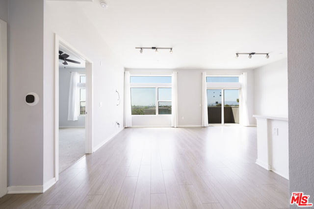 552 E Carson Street, Carson CA: https://media.crmls.org/mediaz/b0e58aa0-be56-43e2-a9d3-f2b8fe011614.jpg