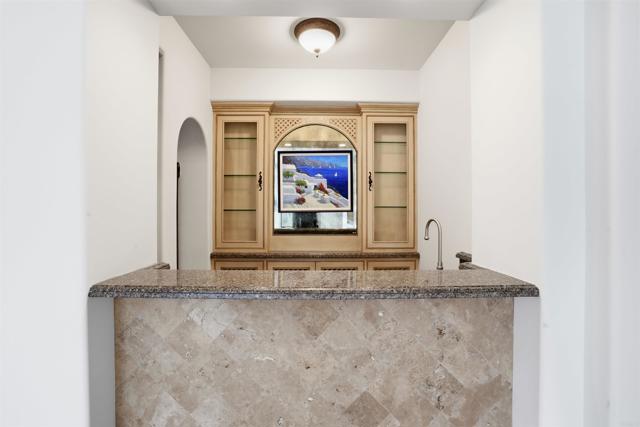 Image 17 of 67 For 7206 Aviara Drive