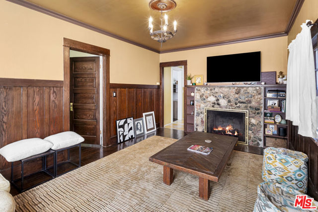 2116 3rd Street, Santa Monica CA: https://media.crmls.org/mediaz/b0e658eb-74b1-4e11-9d73-70ad21cfbc3a.jpg