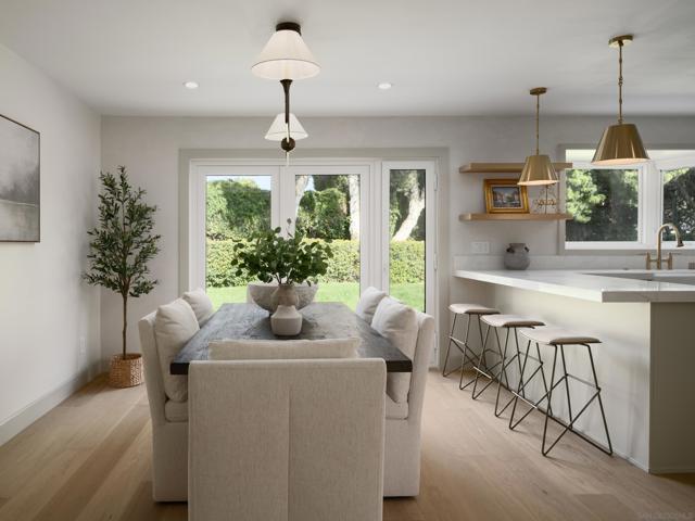 8965 Cliffridge Ave, La Jolla CA: https://media.crmls.org/mediaz/b0e69850-c7ef-40c6-99d6-77ea347914f5.jpg
