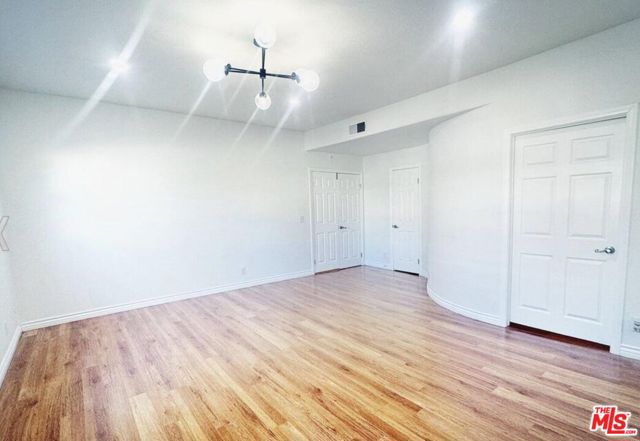 14271 Dickens Street, Sherman Oaks CA: https://media.crmls.org/mediaz/b0e6a061-69fa-4df7-9b3e-ade9bcf94dbb.jpg
