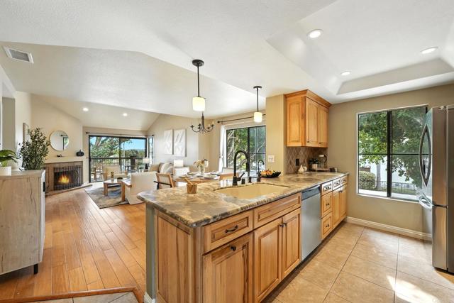 Detail Gallery Image 2 of 24 For 6984 Sandpiper Pl, Carlsbad,  CA 92009 - 2 Beds | 2 Baths
