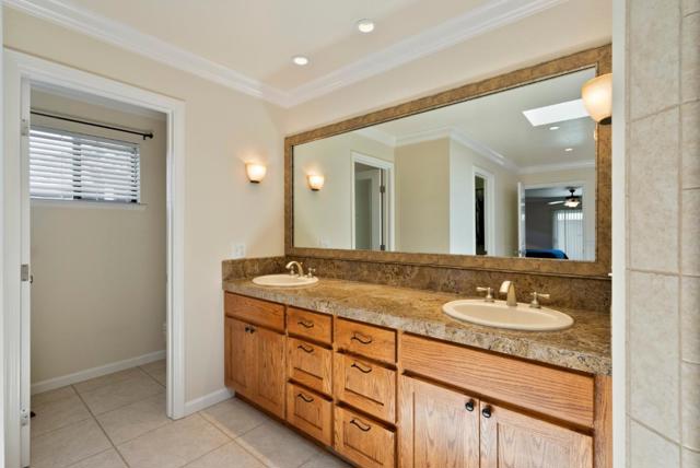 38 Barbras Court, Hollister CA: https://media.crmls.org/mediaz/b0e79cc4-6292-437b-b1f2-ef13e1b4d9e9.jpg