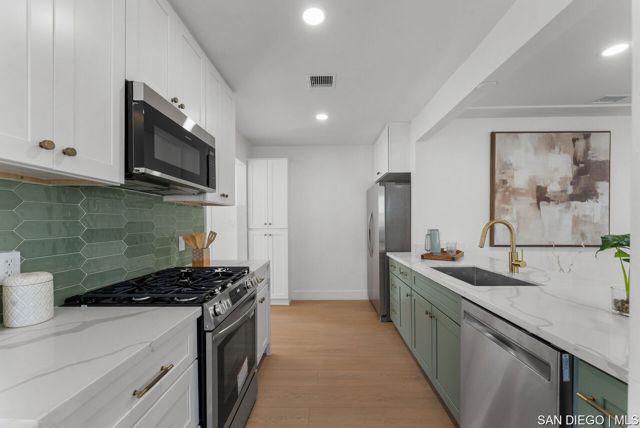 4642 Aragon DR, San Diego CA: https://media.crmls.org/mediaz/b0e7aa81-a911-4885-b8dd-40313a0cd8cb.jpg
