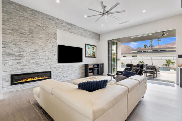 76305 Shoshone Drive, Indian Wells CA: https://media.crmls.org/mediaz/b0e7c152-37eb-4ffc-85cb-d2c93e989b99.jpg