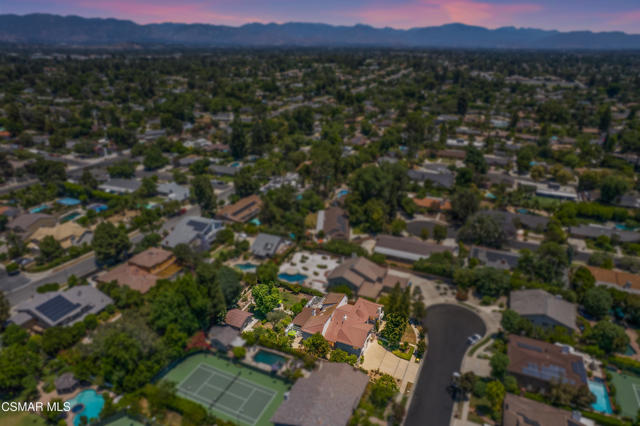17627 Vincennes Street, Northridge CA: https://media.crmls.org/mediaz/b0e7d4e4-0fe6-43c0-8dba-44bee3410766.jpg