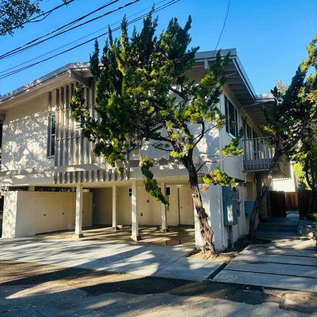 543 Everett Court, Palo Alto CA: https://media.crmls.org/mediaz/b0e7e150-ca95-4998-bfb0-f7e308c4e845.jpg