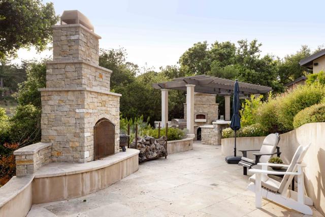 40 Tagus Court, Portola Valley CA: https://media.crmls.org/mediaz/b0e7ecc3-7564-4d92-8e20-cd717e584460.jpg