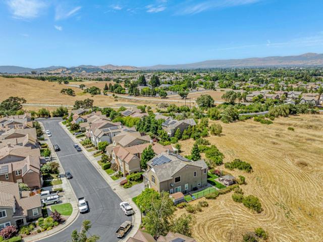 5812 Cajon Way, Gilroy CA: https://media.crmls.org/mediaz/b0e80885-8126-4cf7-8cea-3d38c259329a.jpg