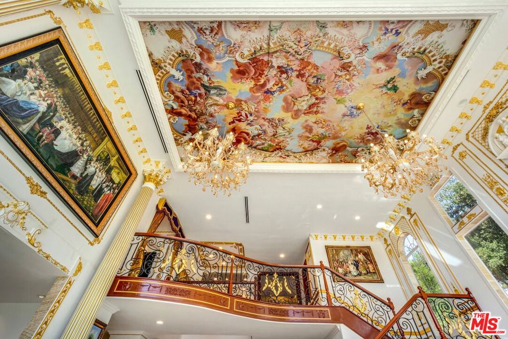https://media.crmls.org/mediaz/b0e814df-9b1c-4f9a-9a46-717b285956f4.jpg?preset=X-Large