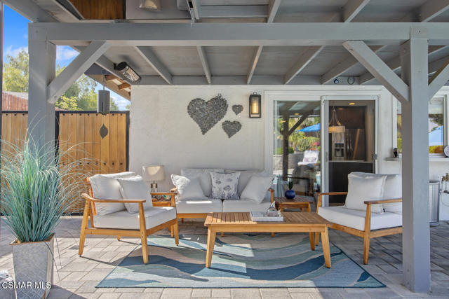 1233 Calle Olmo, Thousand Oaks CA: https://media.crmls.org/mediaz/b0e86f66-064e-474b-b4b9-50bed01ddf88.jpg