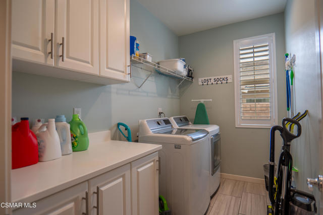 3262 Jacinto Court, Simi Valley CA: https://media.crmls.org/mediaz/b0e8d8cb-0f79-4b3f-a588-3a5b7e4f4f25.jpg