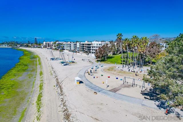 1235 Parker Place, San Diego CA: https://media.crmls.org/mediaz/b0e8eff5-1696-4c12-b803-c0325b8c332c.jpg