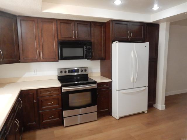 Detail Gallery Image 8 of 17 For 6540 Paseo Adelante, Carlsbad,  CA 92009 - 3 Beds | 2 Baths