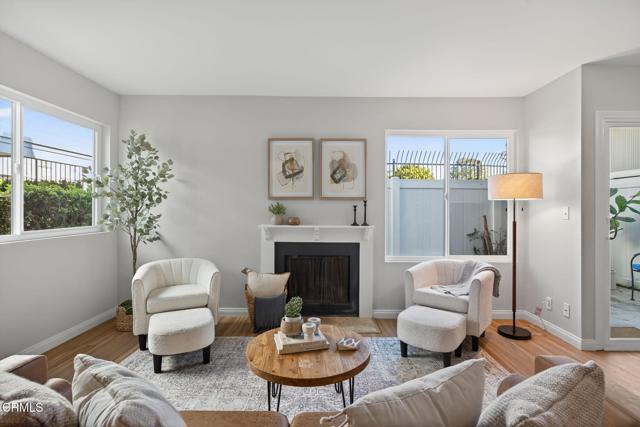 Detail Gallery Image 4 of 40 For 1320 San Simeon Ct #4,  Ventura,  CA 93003 - 2 Beds | 1/1 Baths