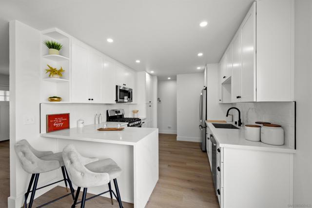 4281 Marcwade Dr, San Diego CA: https://media.crmls.org/mediaz/b0ed3a9b-e739-49ca-9671-e9b48630259e.jpg